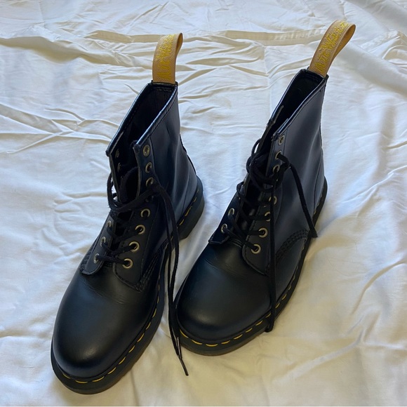 1460 vegan dr martens boots - Picture 2 of 7
